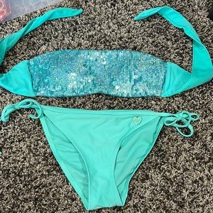 Strapless teal two piece bikini, super comfortable and supportive